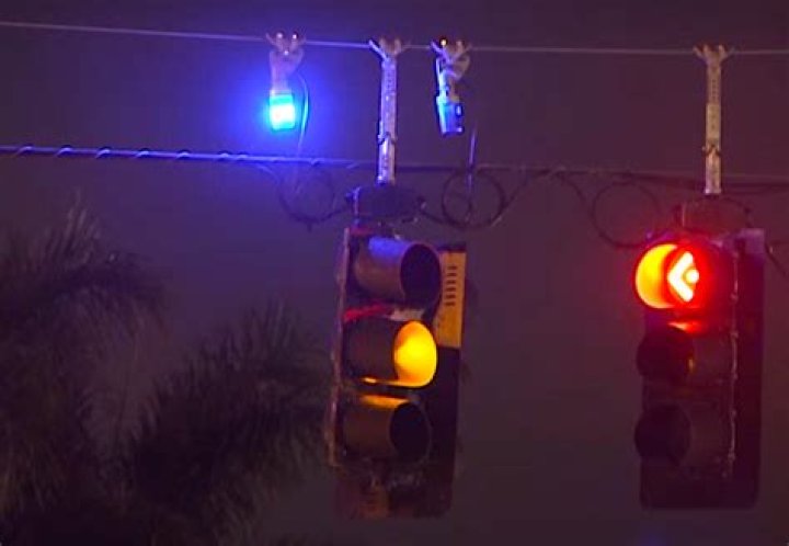 Are Chinese red lights illegal?