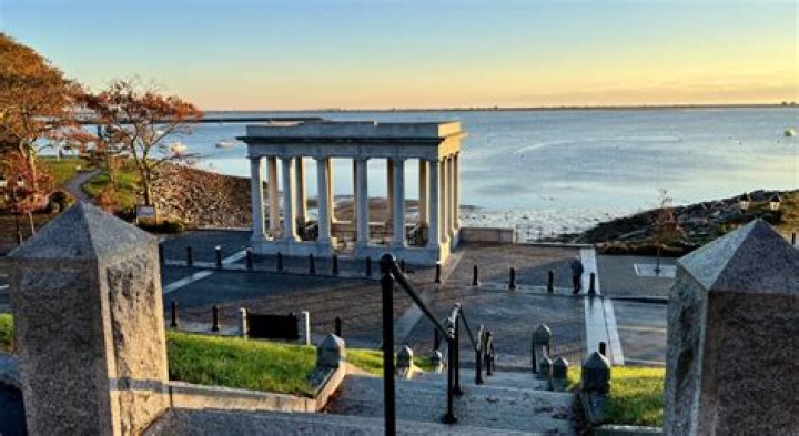 Can you swim in Billington Sea?