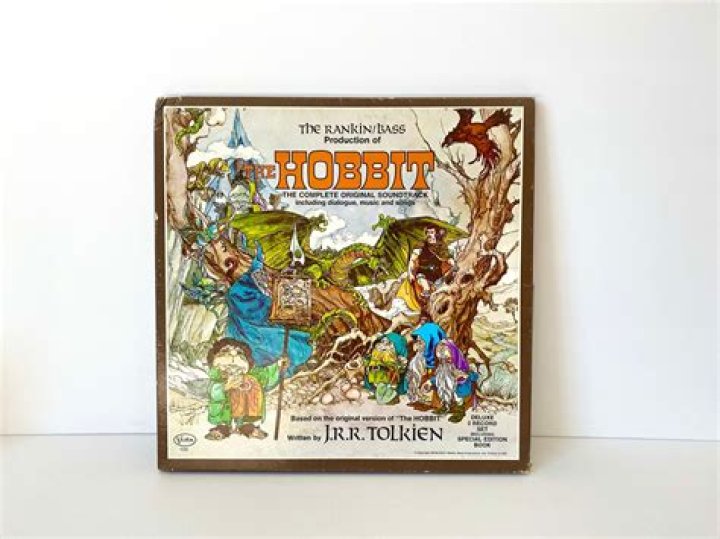 Did the original Hobbit have illustrations?