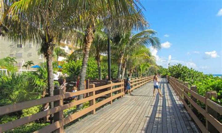 Does South Beach Miami have a boardwalk?