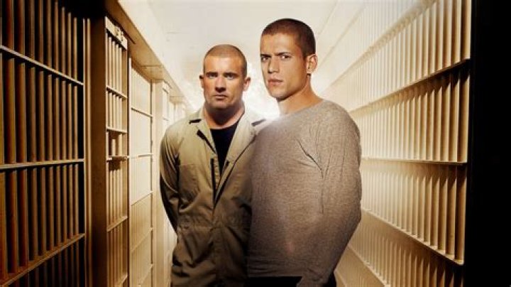 How did T-Bag lose his hand in Prison Break?