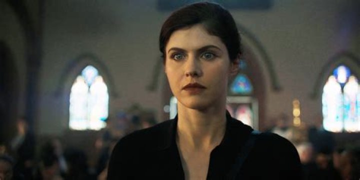In which season Alexandra Daddario is in True Detective?
