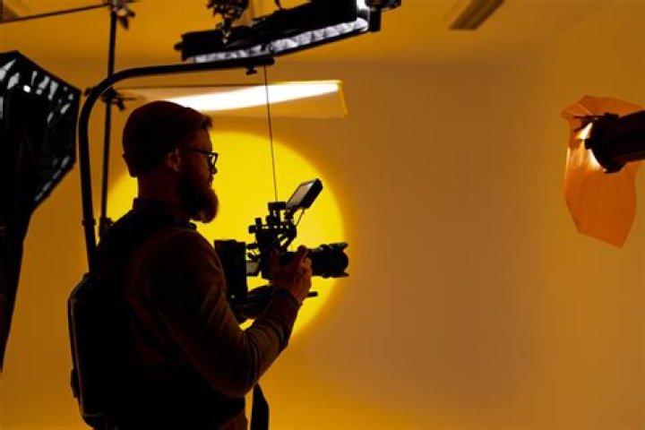 Is autofocus better than manual?