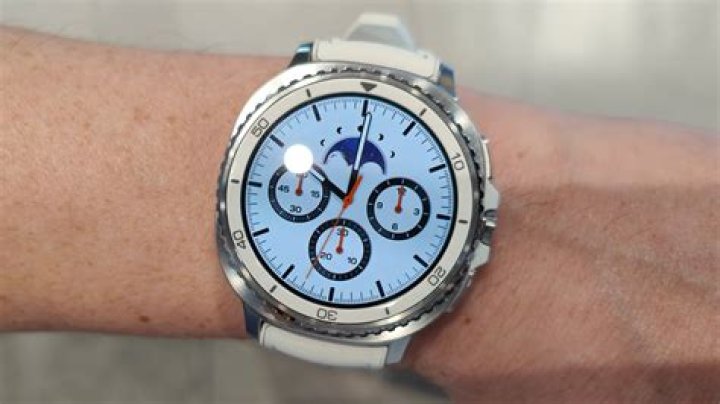 What all does the Samsung gear S2 watch do?