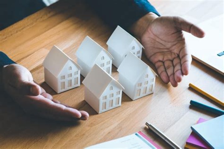 What is invariance property of MLE?