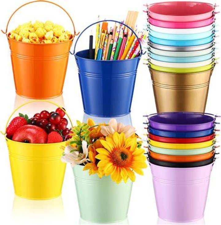 Which sort is better radix or bucket?